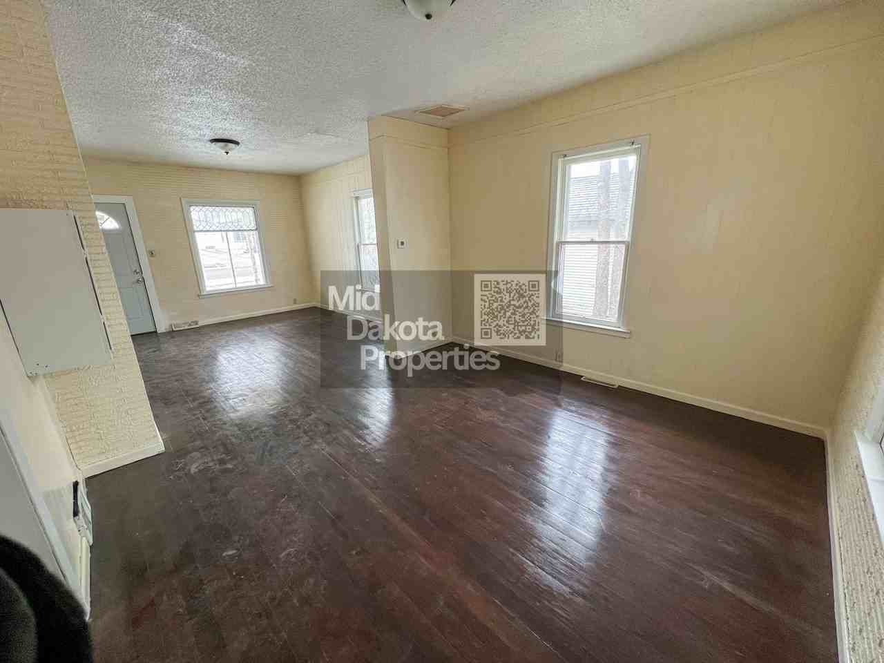 617 E Hanson Ave - Photo 4 of 15