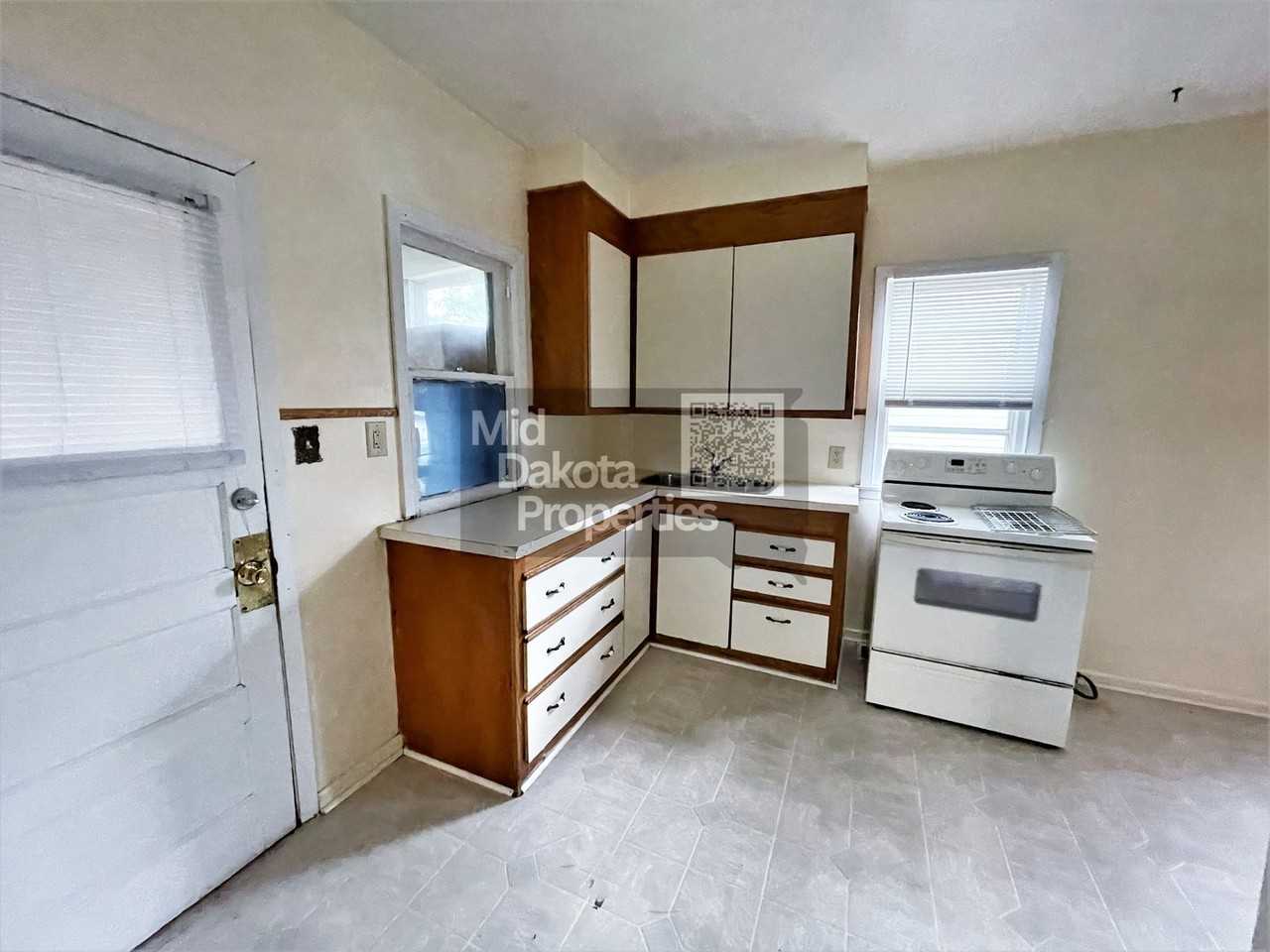 617 E Hanson Ave - Photo 7 of 15