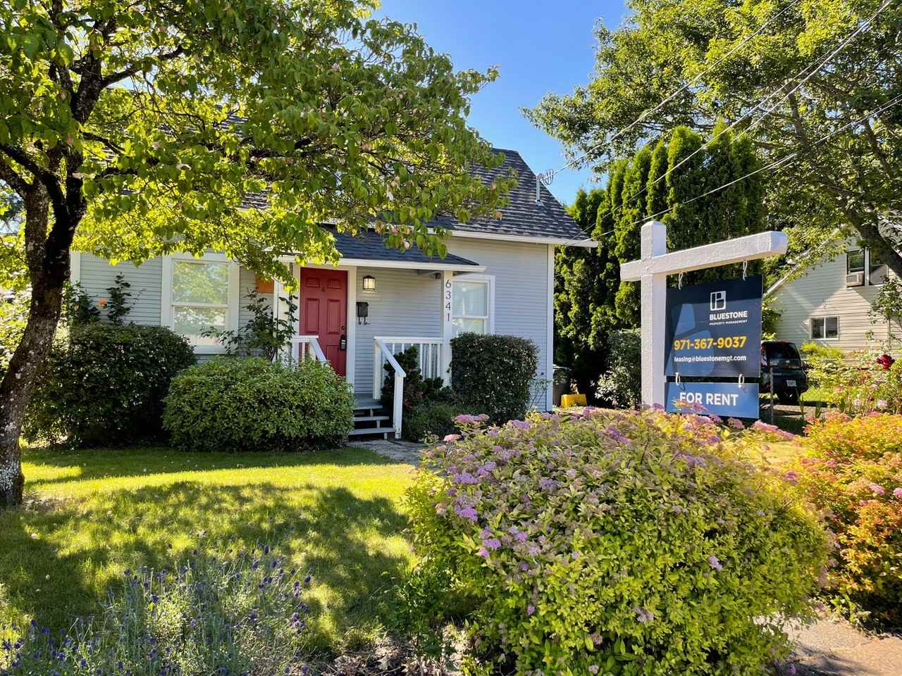 6341 Se 62nd Ave - Photo 2 of 28