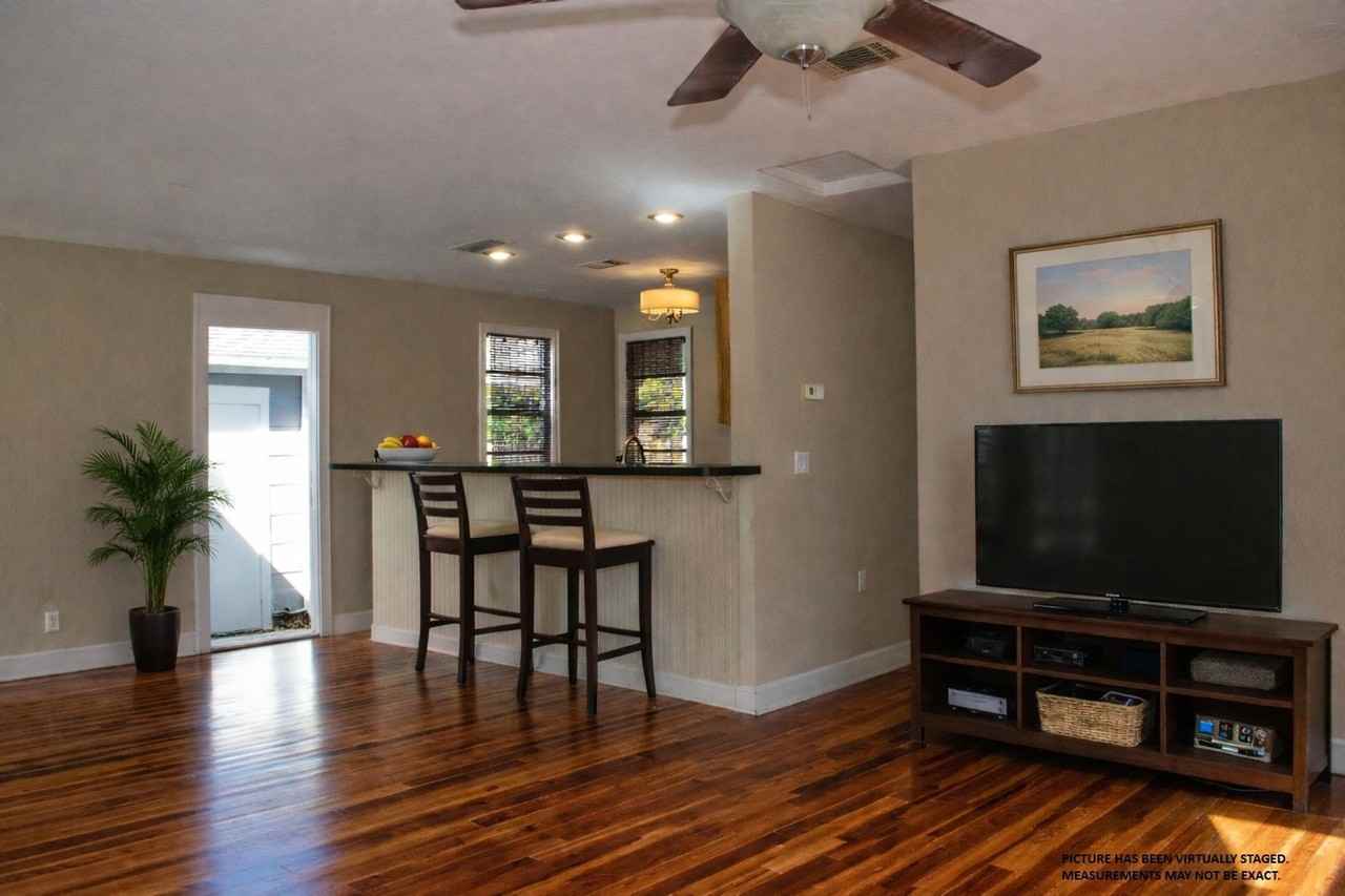 1315 E Marks St - Photo 4 of 26