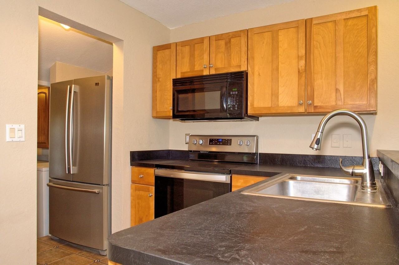 1315 E Marks St - Photo 7 of 26