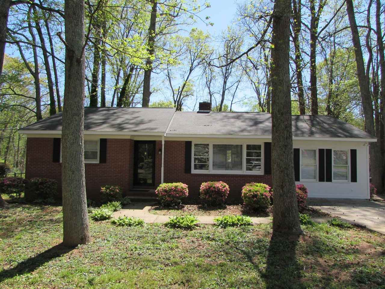 1107 Forestdale Dr - Photo 2 of 14