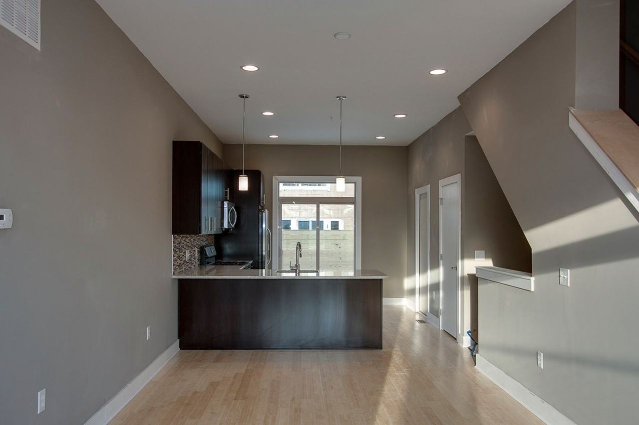 554 E Hewson St - Photo 3 of 6