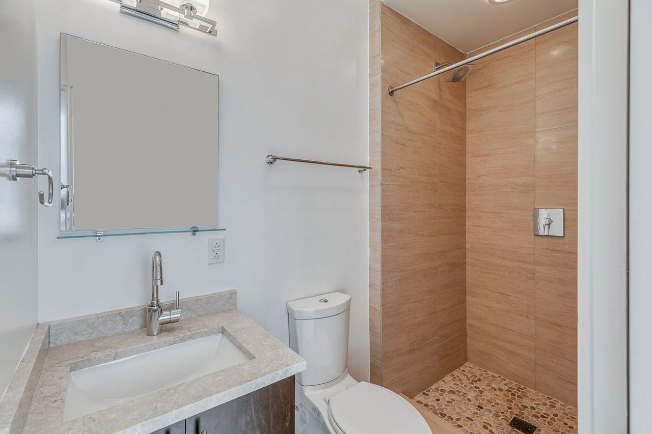 412 N Front St #20 - Photo 4 of 14