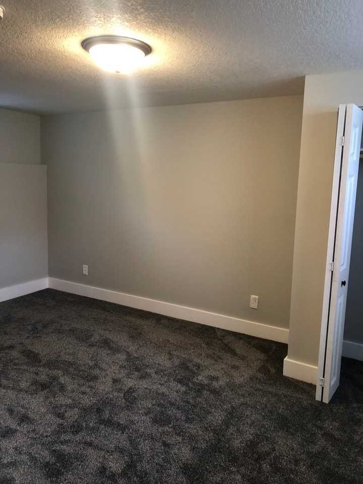 11020 W River Rd - Photo 4 of 24