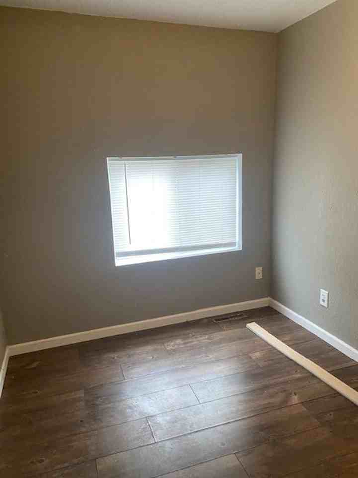 510 6th St Se - Photo 5 of 14