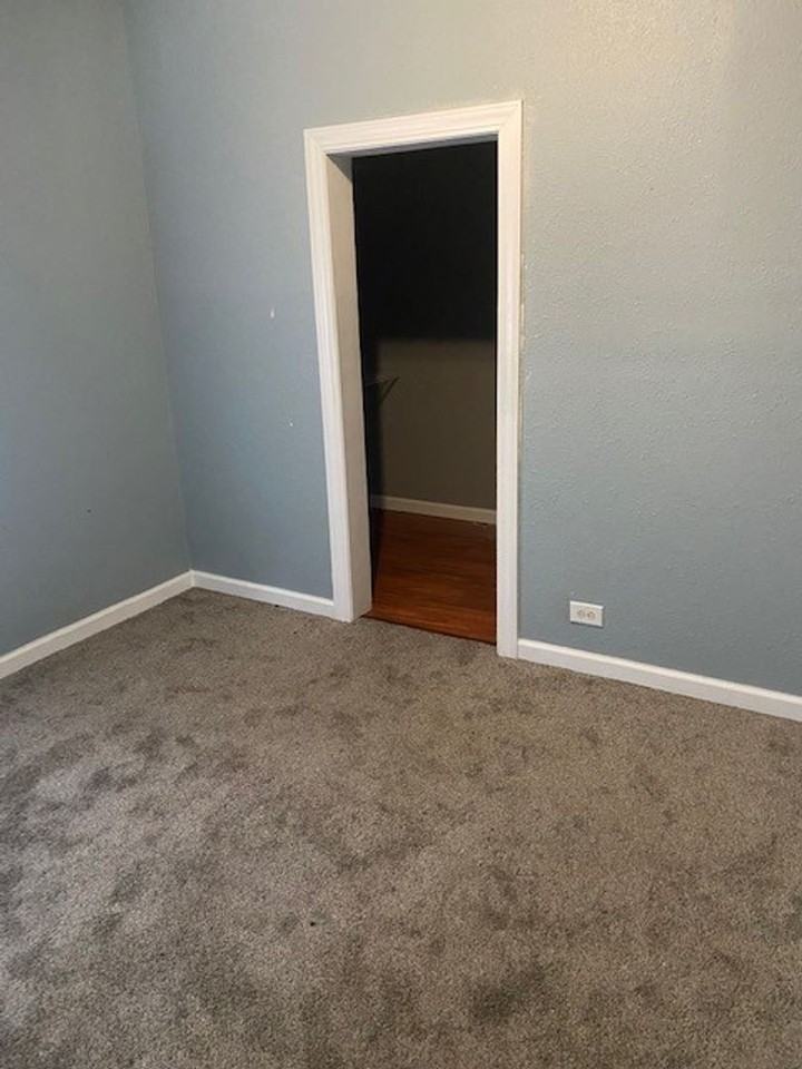 510 6th St Se - Photo 7 of 14