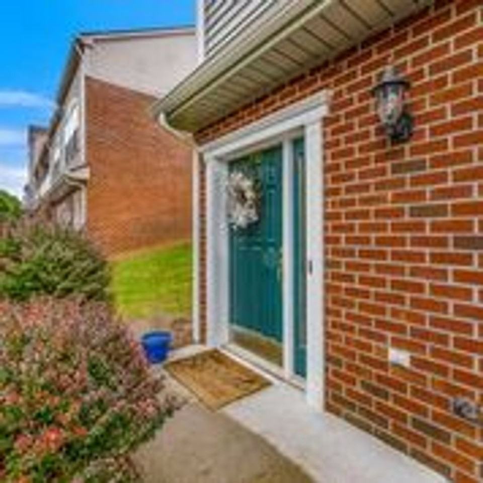 700 Oaktree Blvd - Photo 2 of 3