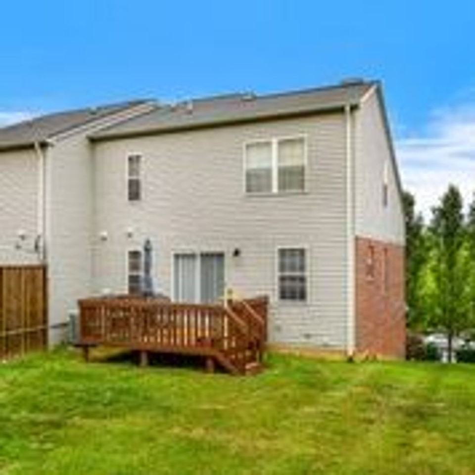 700 Oaktree Blvd - Photo 3 of 3