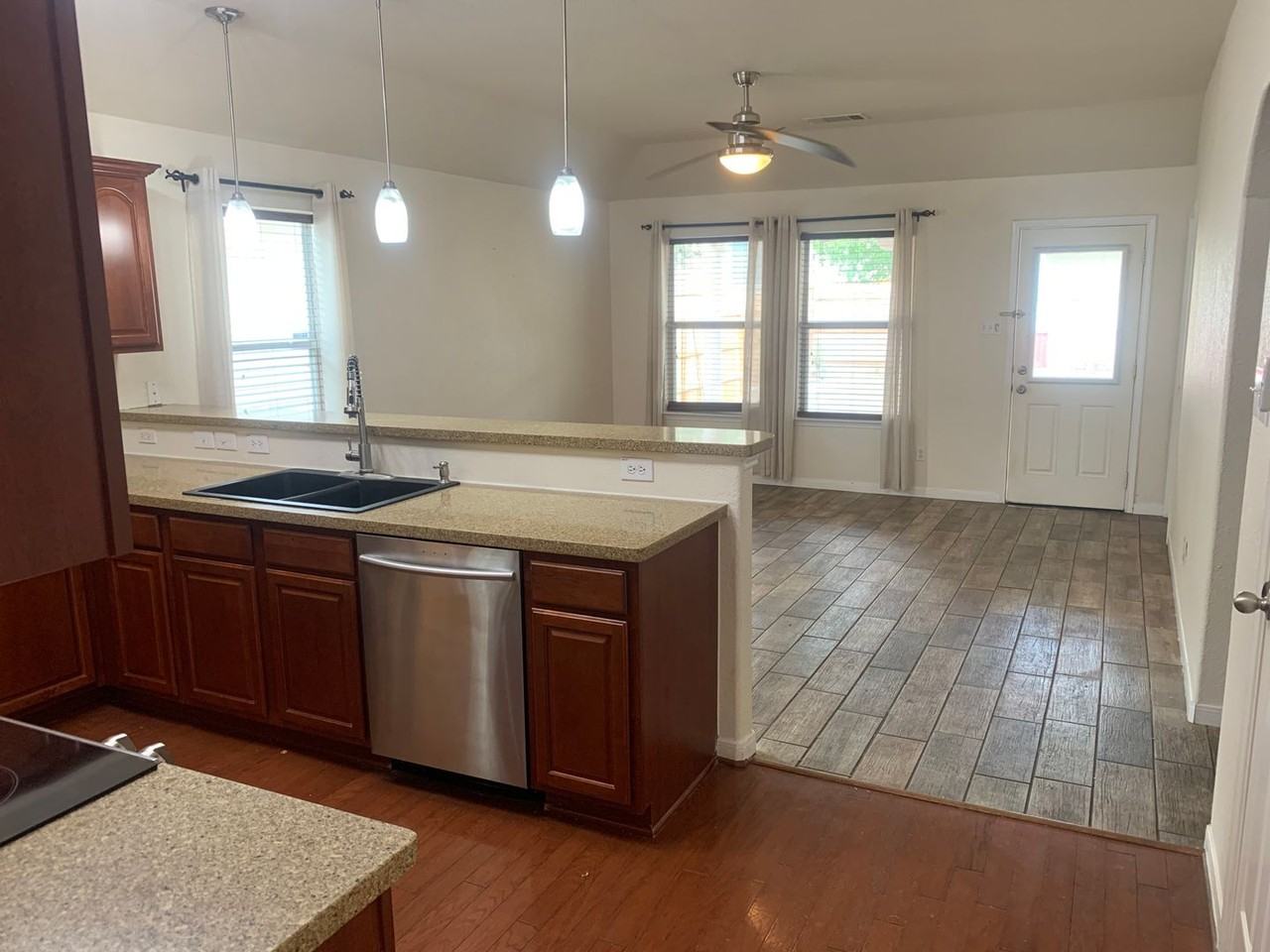 12023 Mill Pne - Photo 4 of 26