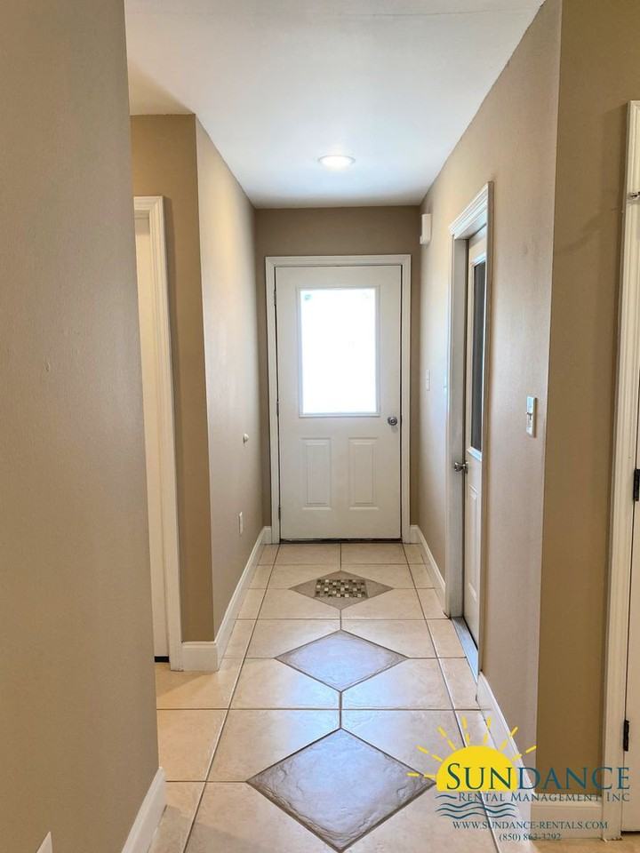 933 John Wayne Cir - Photo 2 of 13