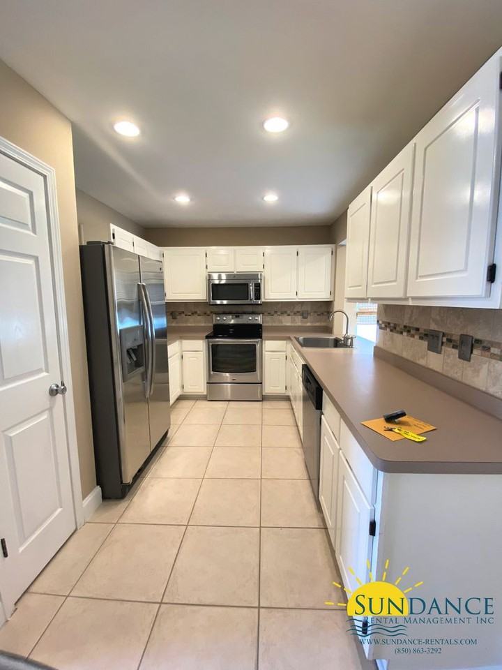 933 John Wayne Cir - Photo 4 of 13