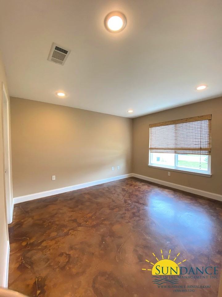 933 John Wayne Cir - Photo 5 of 13