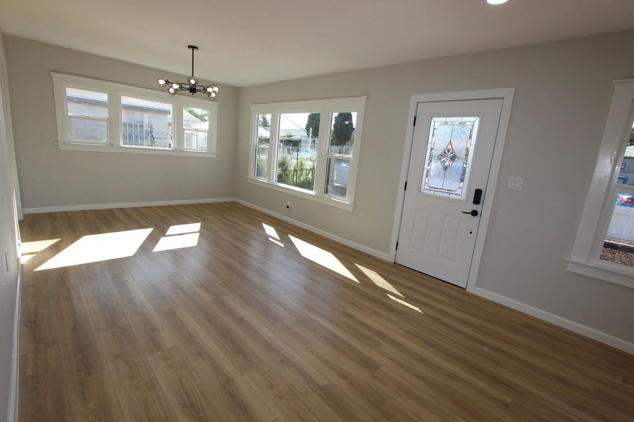 251 S 36th St - Photo 2 of 19