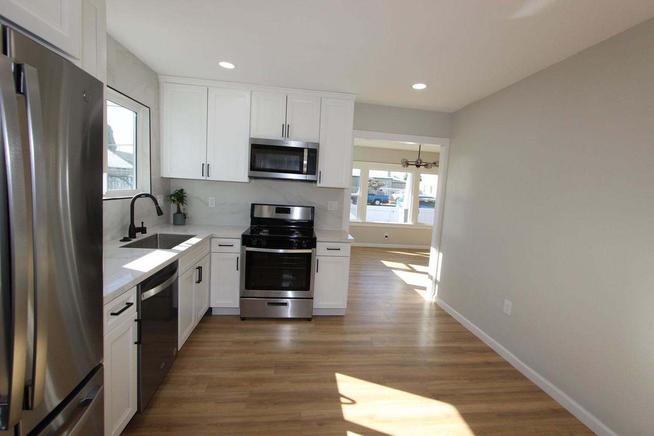 251 S 36th St - Photo 6 of 19