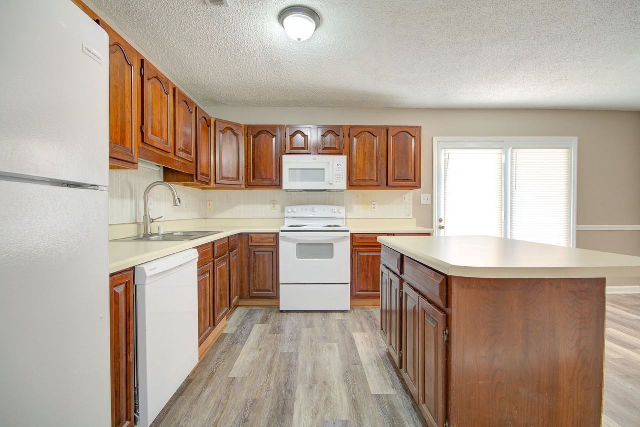 1501 Hemingway Dr Sw - Photo 7 of 37