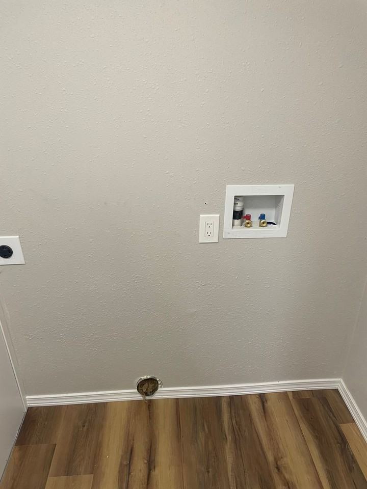 135 E Broadway - Photo 4 of 11