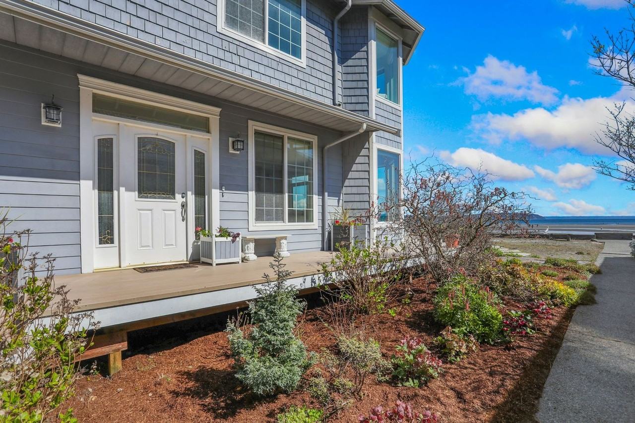 1882 Shore Ave - Photo 3 of 50