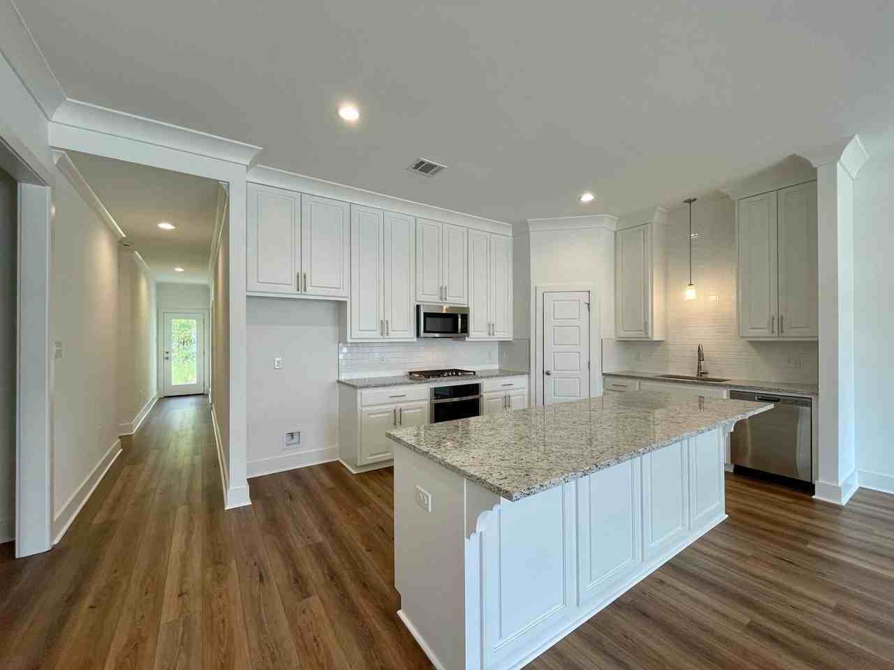 7216 Rolling Fork Rd - Photo 2 of 14