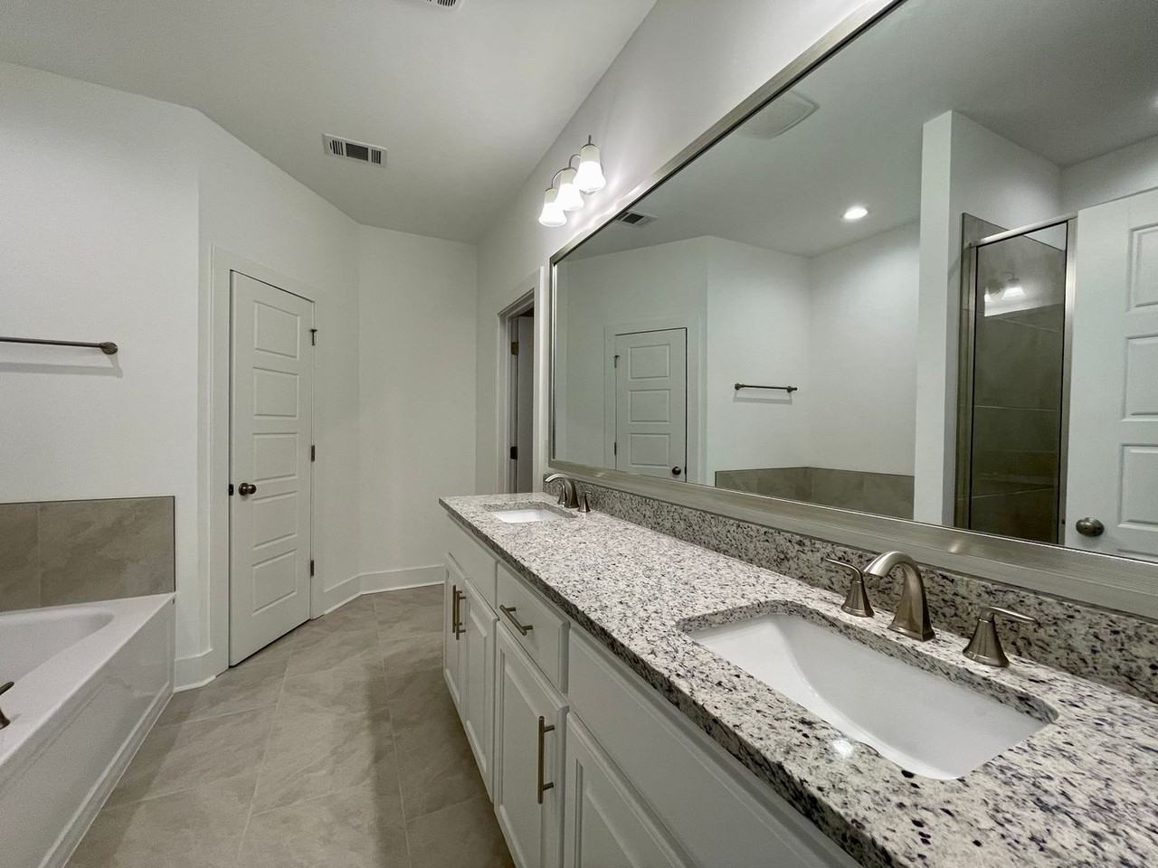 7216 Rolling Fork Rd - Photo 5 of 14