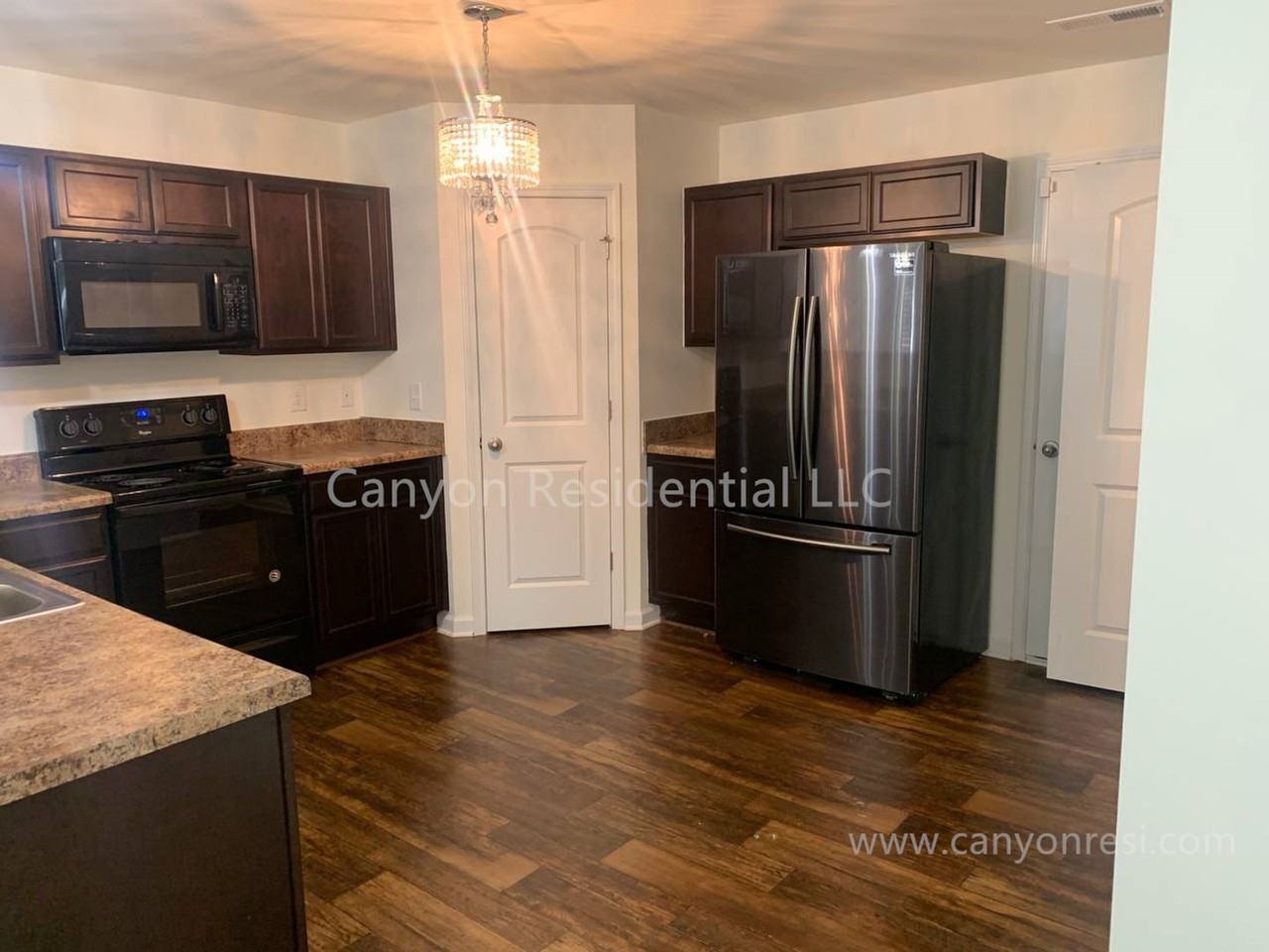 4202 Eastland Ave - Photo 3 of 17