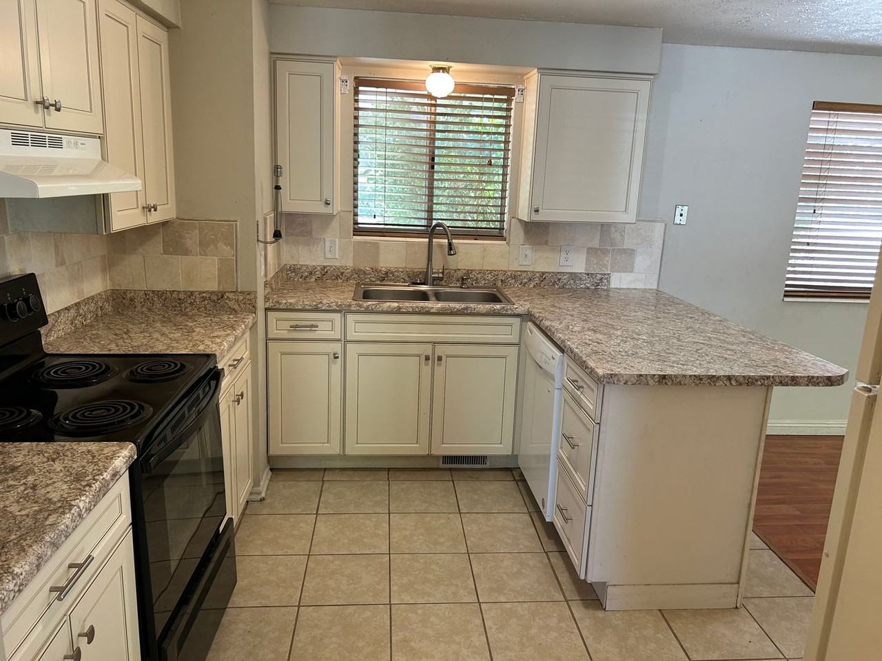 7067 W Bello Ave - Photo 7 of 27