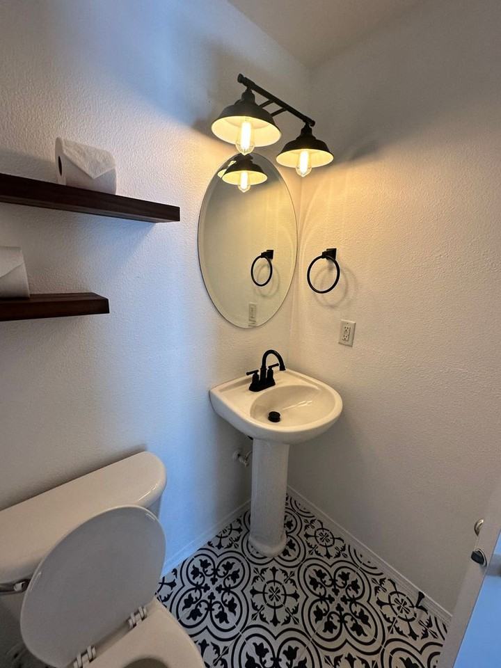 7027 S Jolynn Ct - Photo 7 of 11