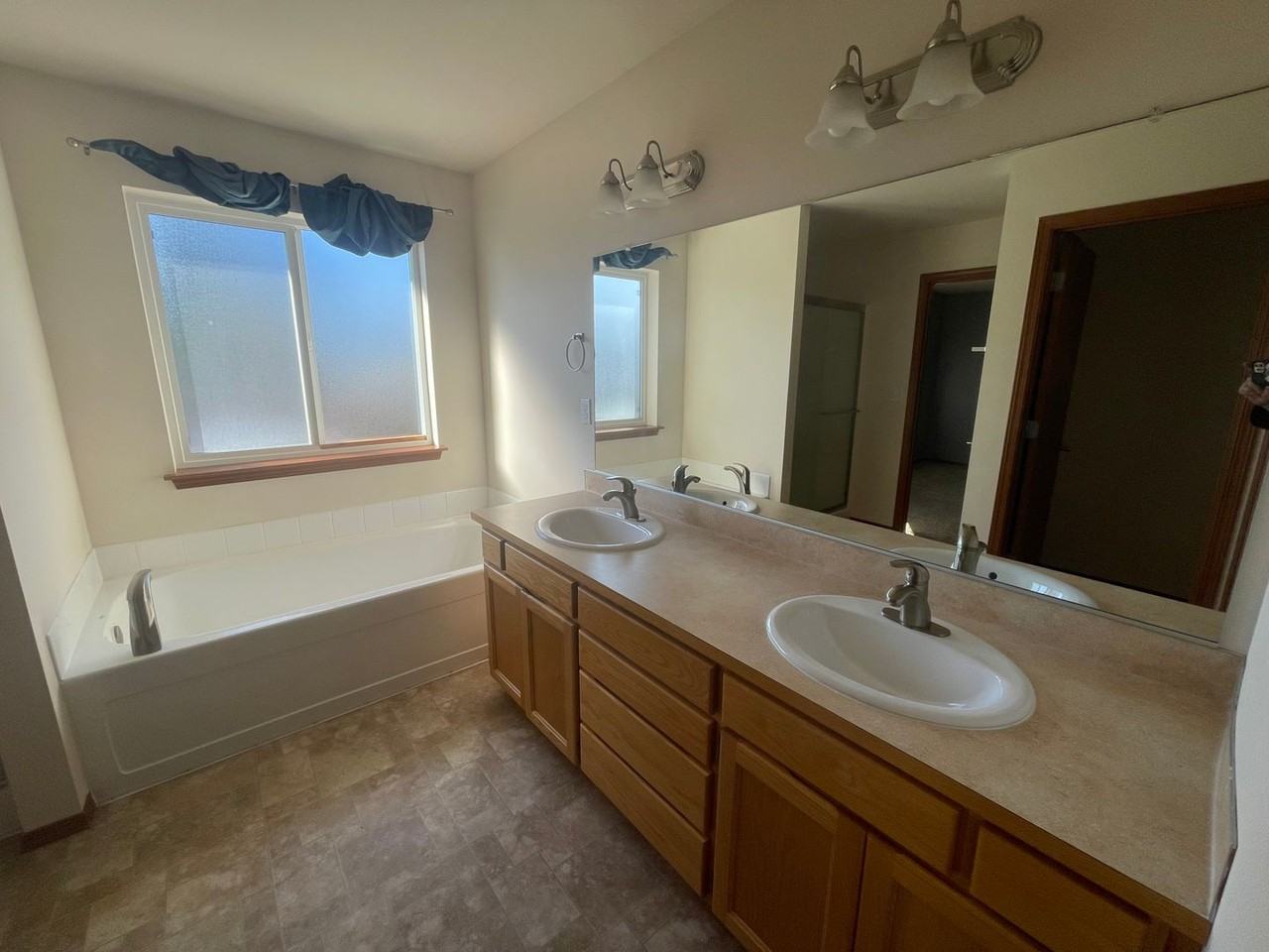 155 Ne Melrose Dr - Photo 7 of 10