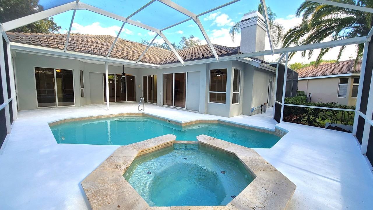 17914 Holly Brook Dr - Photo 2 of 37