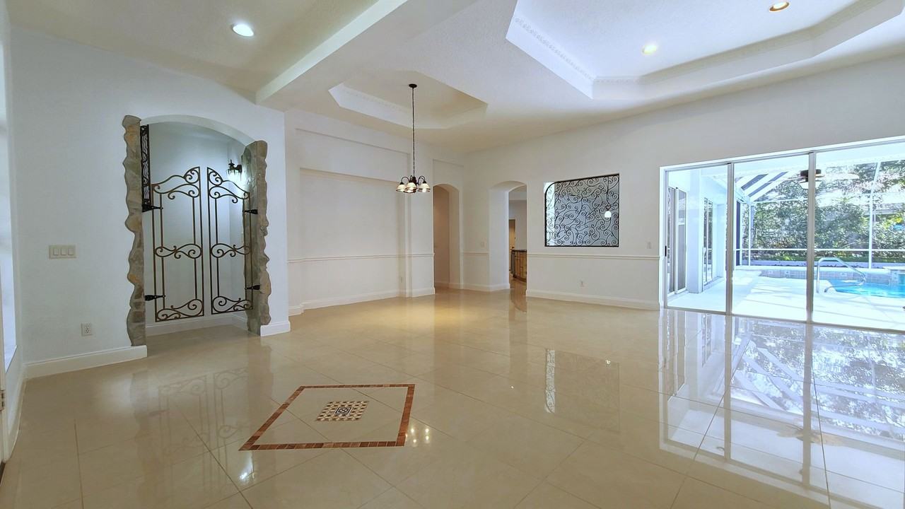 17914 Holly Brook Dr - Photo 5 of 37