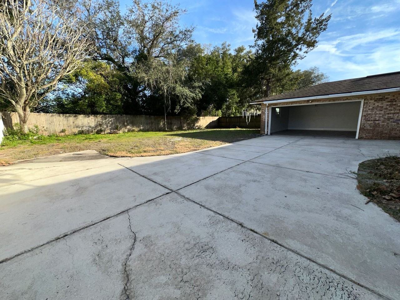 3135 Sabal Palm Dr - Photo 5 of 21