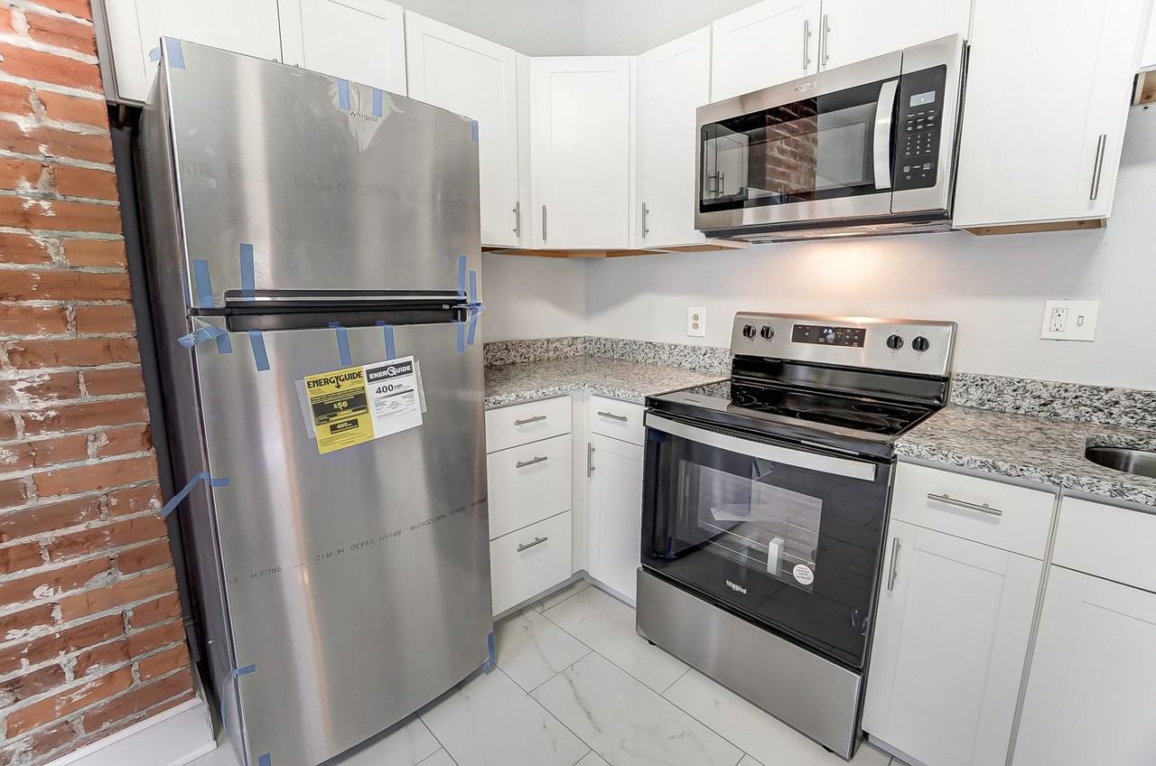 1720 Shuler Ave - Photo 6 of 33