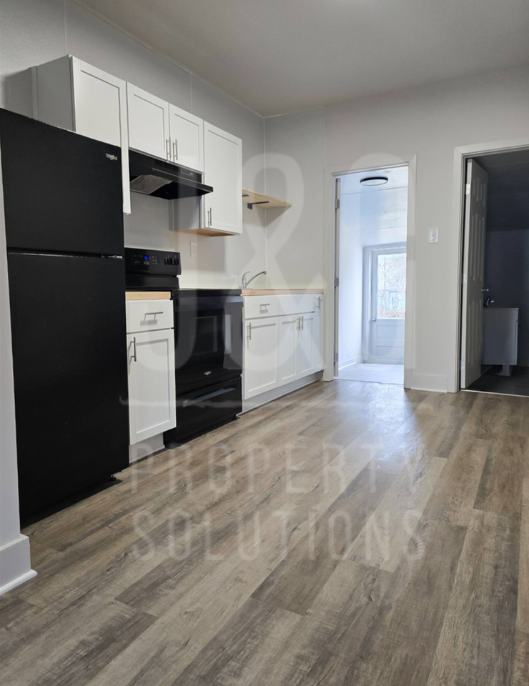 235 S Partridge St - Photo 2 of 8