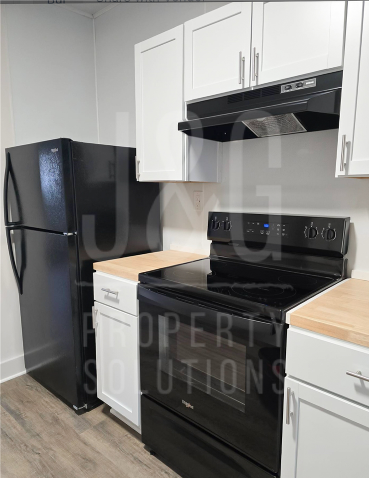 235 S Partridge St - Photo 3 of 8