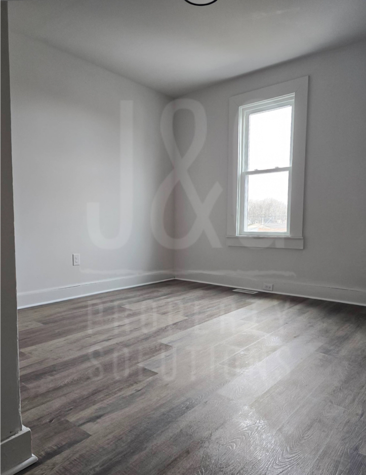 235 S Partridge St - Photo 5 of 8