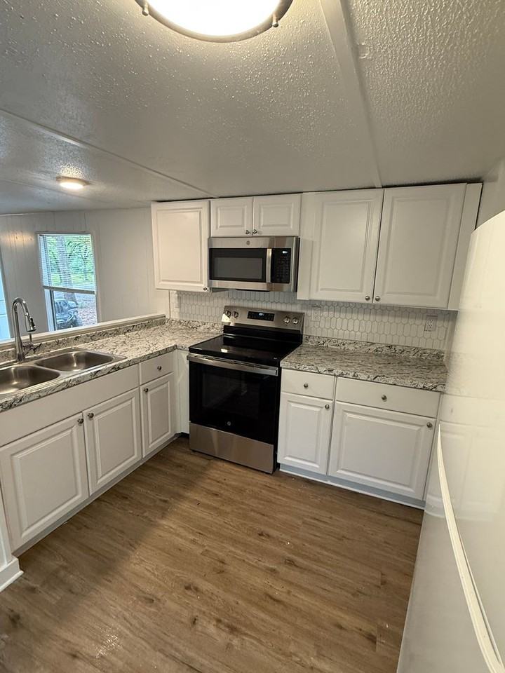 49 Pine Branch Rd - Photo 3 of 9