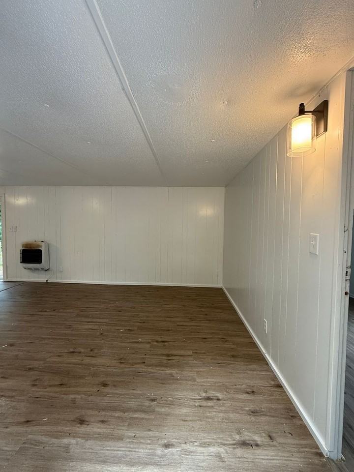 49 Pine Branch Rd - Photo 5 of 9