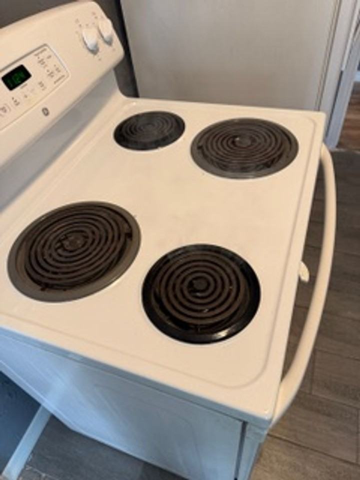 1976 Lambert St - Photo 4 of 6