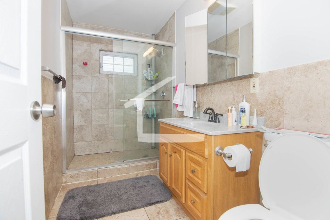 123 Glenville Ave - Photo 2 of 10