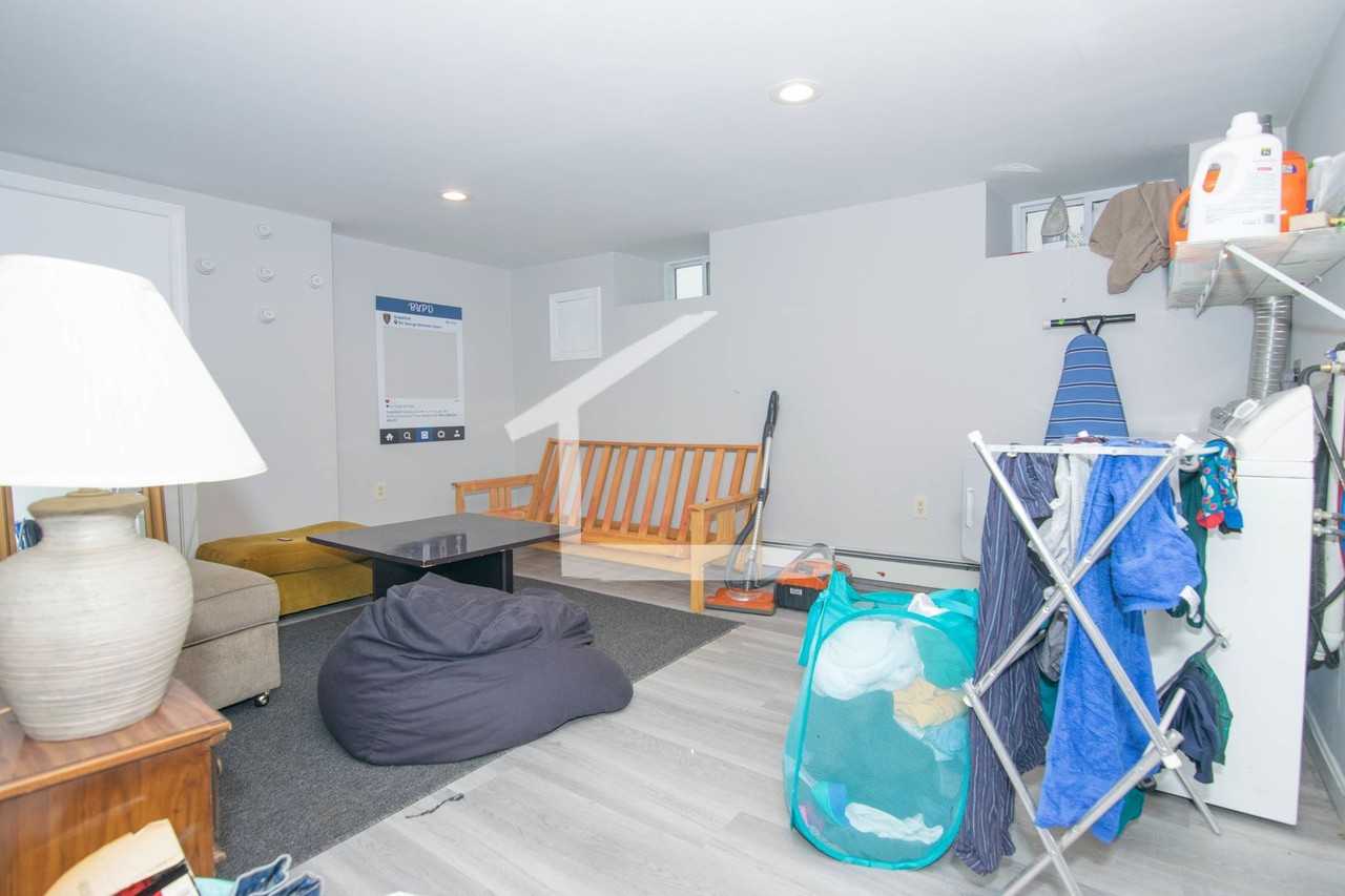 123 Glenville Ave - Photo 6 of 10