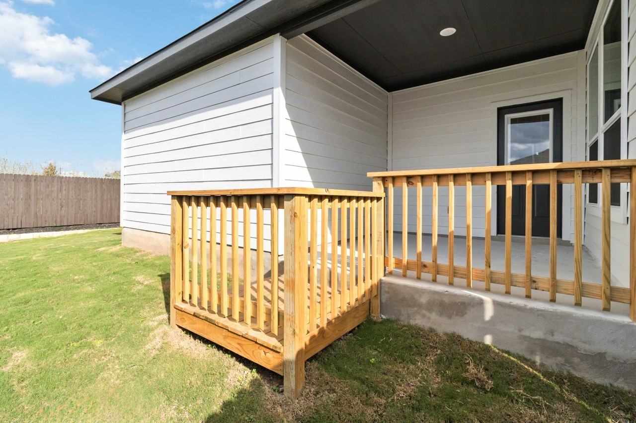 278 Cross Barn Blvd - Photo 4 of 32