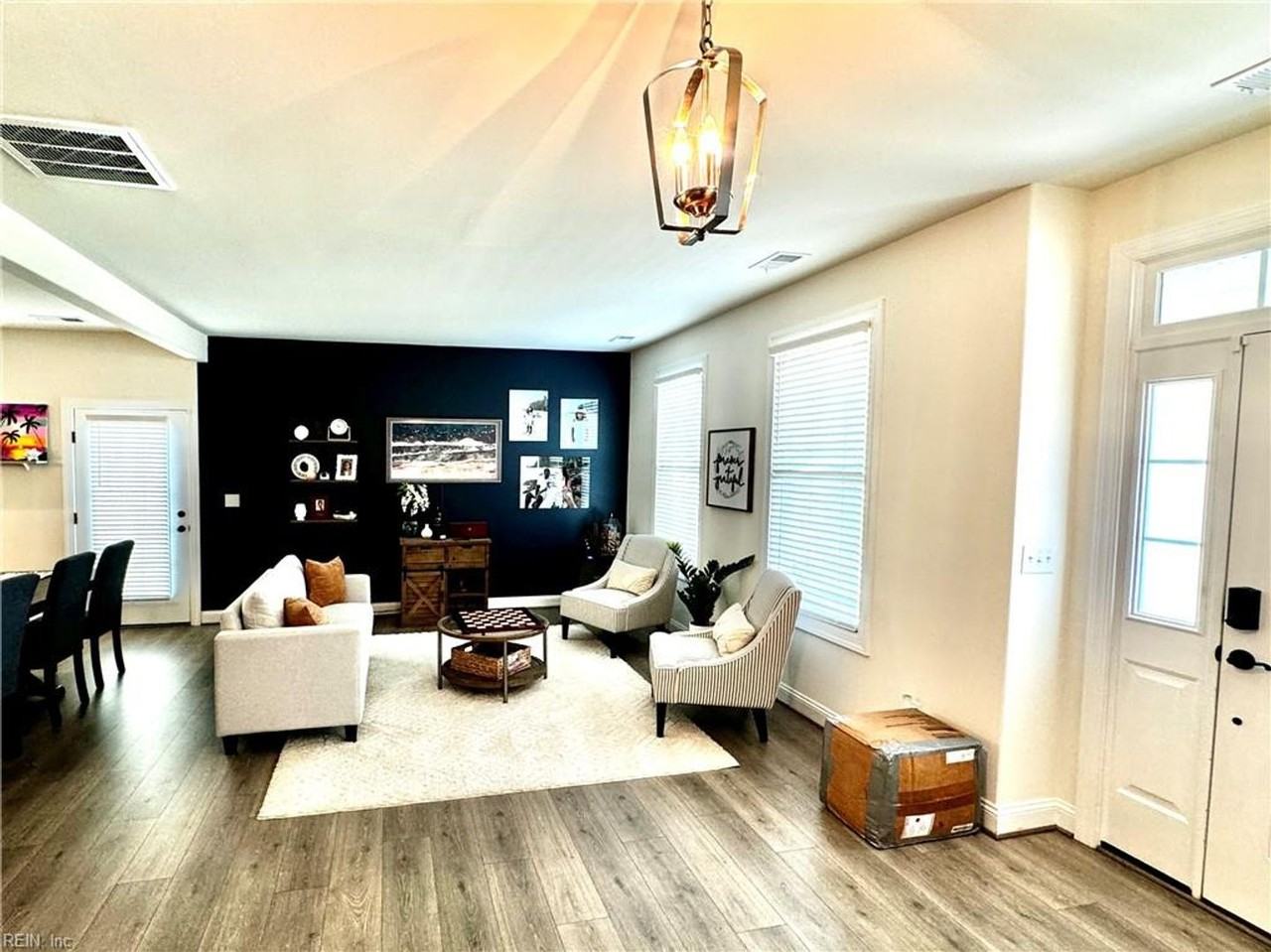 925 Skicoat St - Photo 5 of 25