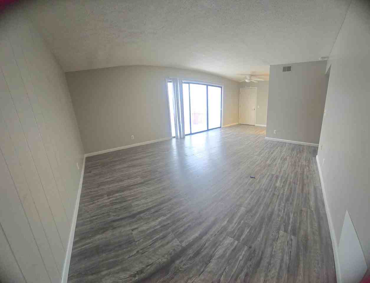 318 Riley Dr - Photo 5 of 7