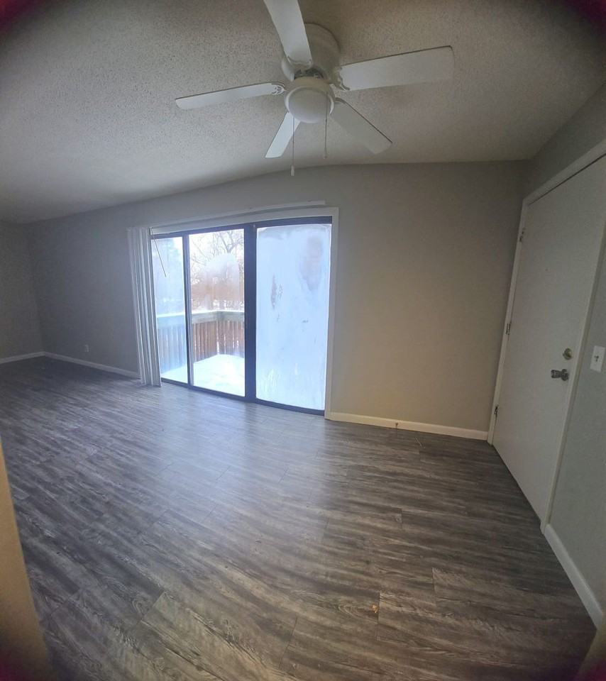 318 Riley Dr - Photo 6 of 7