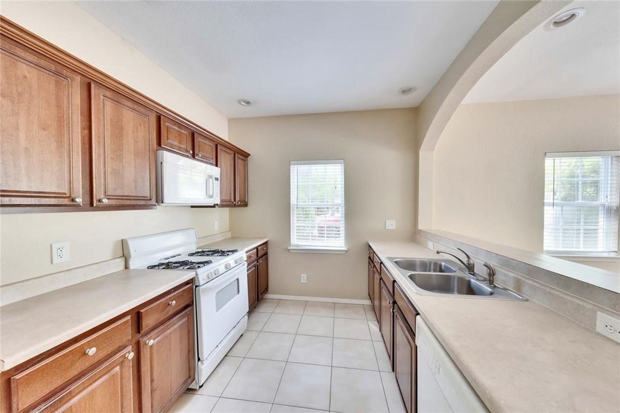 2809 E 22nd St - Photo 2 of 4