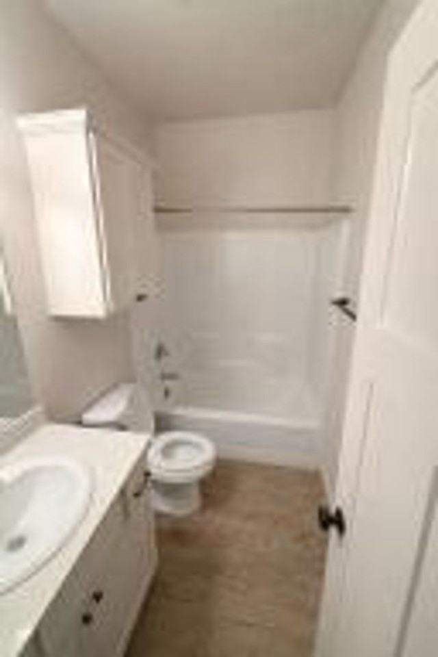 2107 9th St - Photo 7 of 9