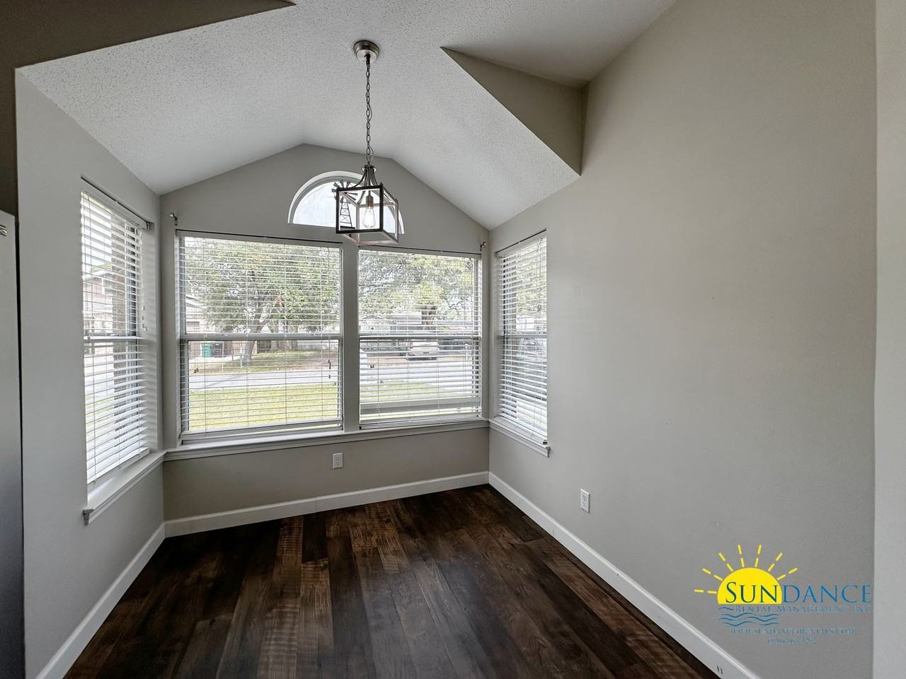 120 Northern Pine Rd - Photo 6 of 19