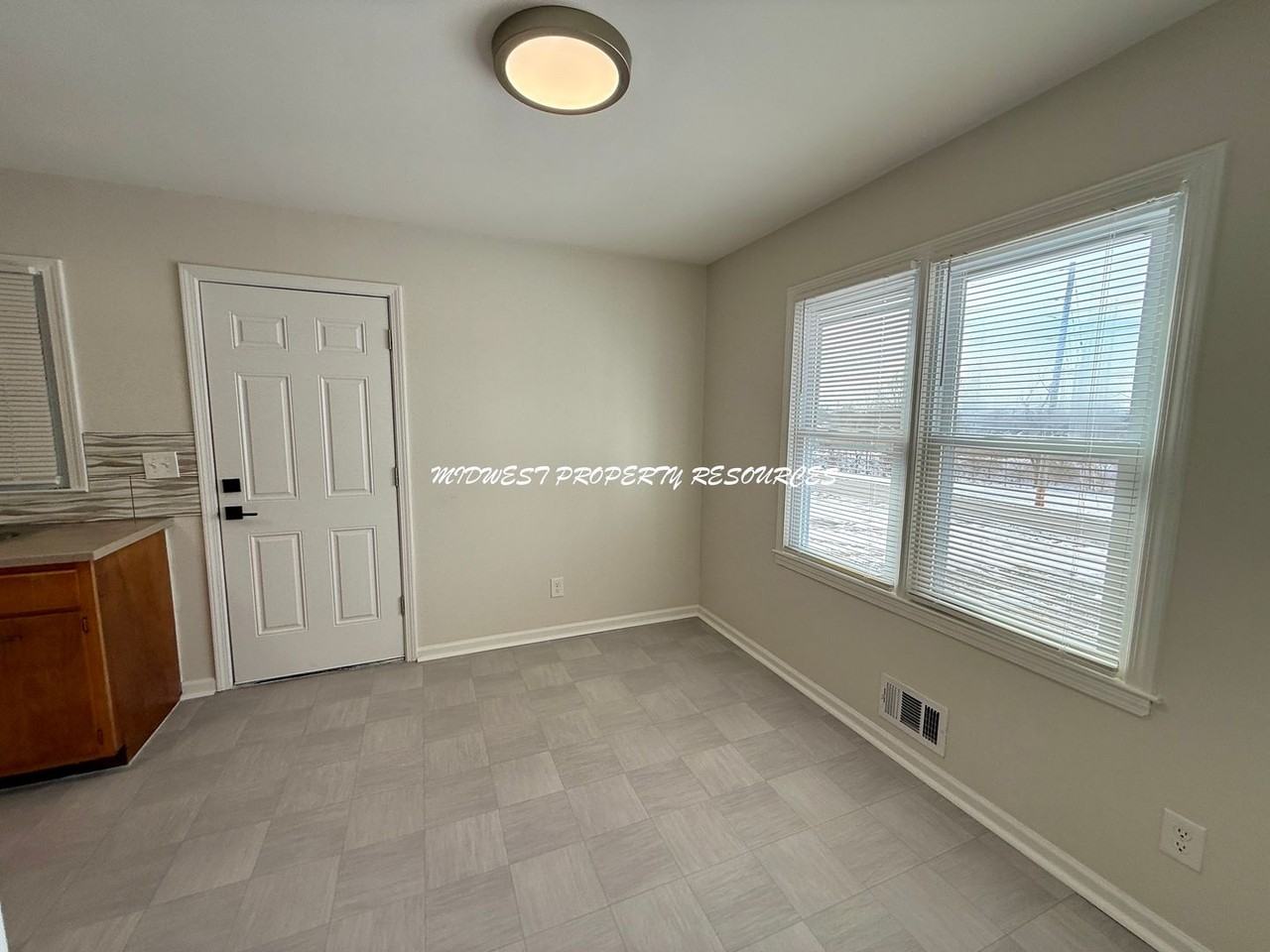 211A Ne Main St - Photo 7 of 17