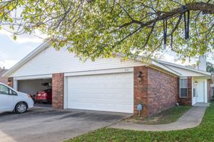 featured image of 816 816 - 818 E Rachel Ln