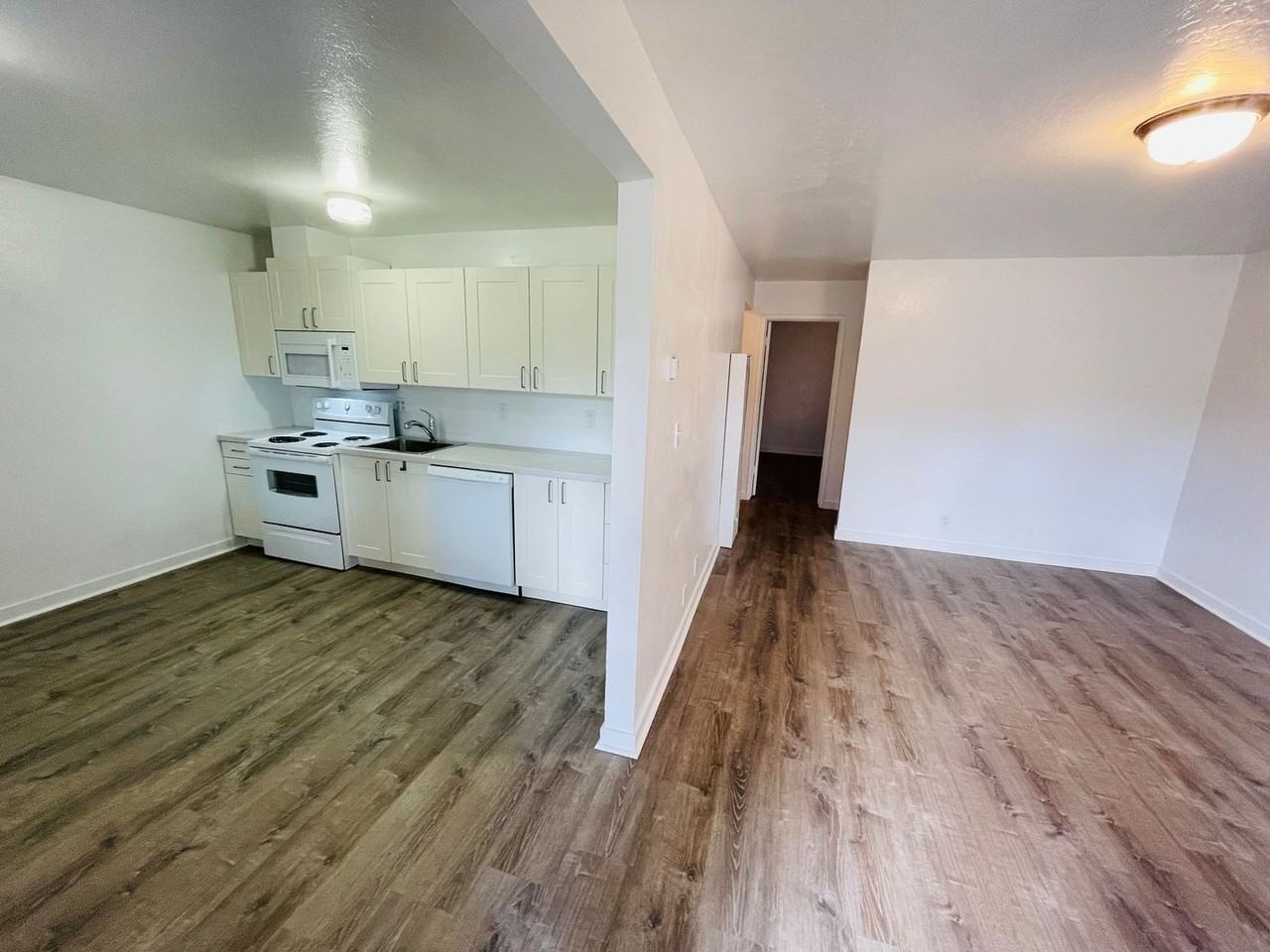 2301 James Ave #2 - Photo 3 of 18